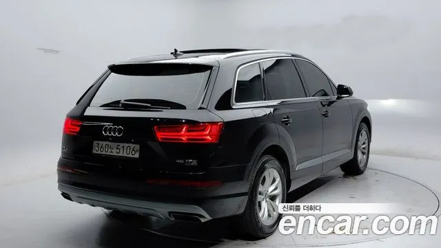 Audi Q7 2019 thumb 8