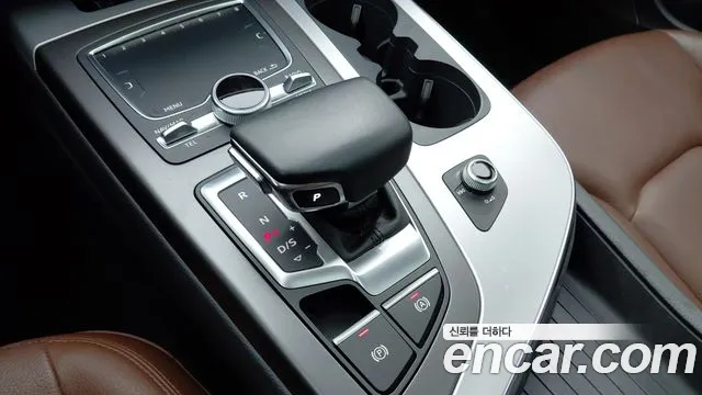 Audi Q7 2019 thumb 11