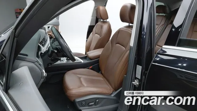 Audi Q7 2019 thumb 6