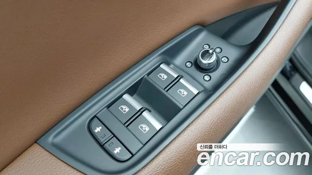 Audi Q7 2019 thumb 3