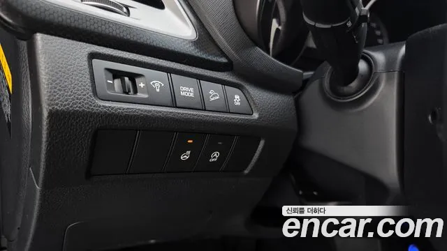Hyundai Santafe 2017 thumb 5
