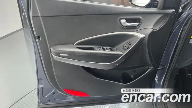 Hyundai Santafe 2017 thumb 6
