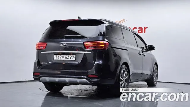 Kia Carnival 2018 thumb 9