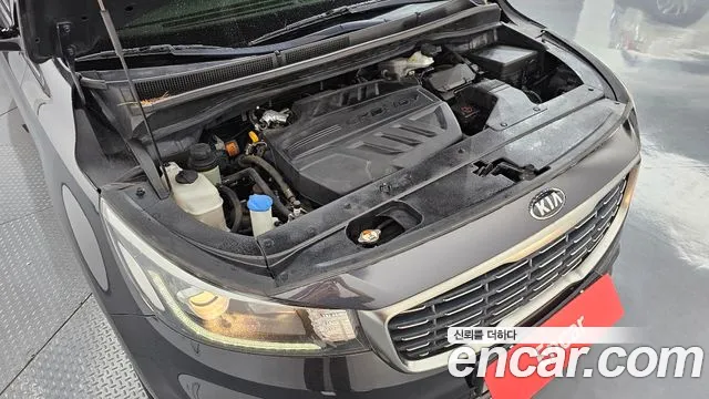 Kia Carnival 2018 thumb 5