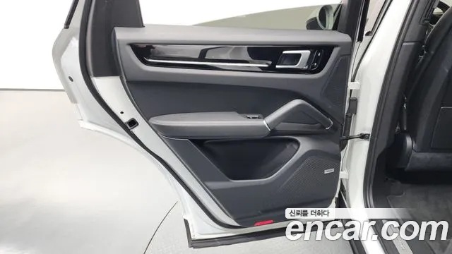 Porsche Cayenne 2020 thumb 5