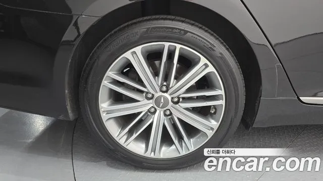 Genesis G80 2018 thumb 5