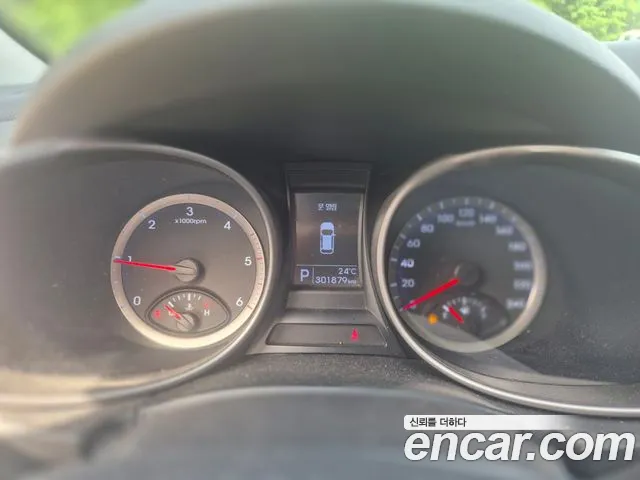 Hyundai Санта Фе 2013 thumb 7