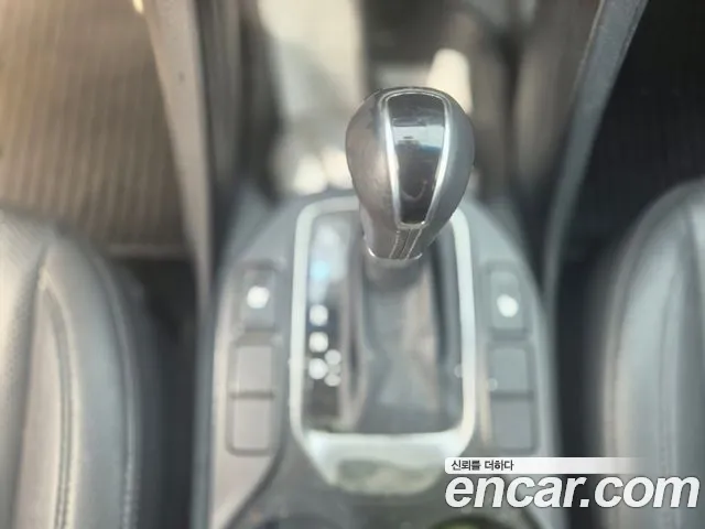 Hyundai Санта Фе 2013 thumb 10