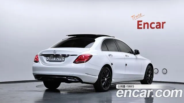 Mercedes-Benz C-Class 2015 thumb 9
