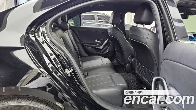 Mercedes-Benz A-Class 2021 thumb 2