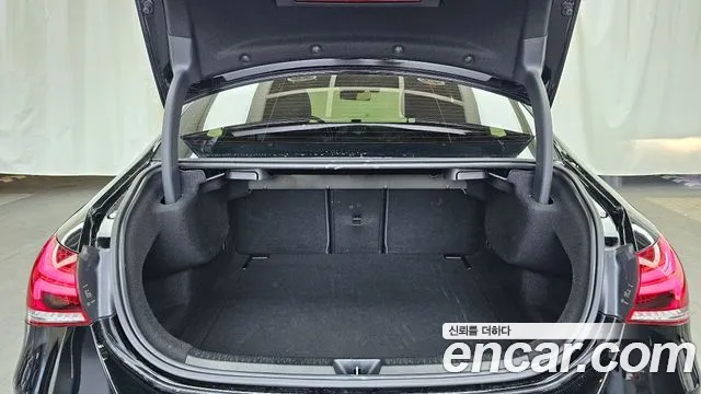 Mercedes-Benz A-Class 2021 thumb 9
