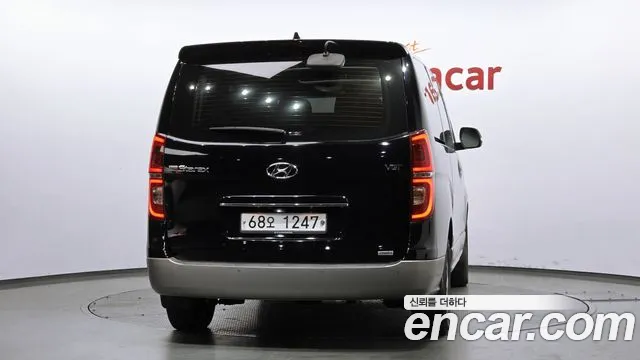 Hyundai Staria 2019 thumb 6