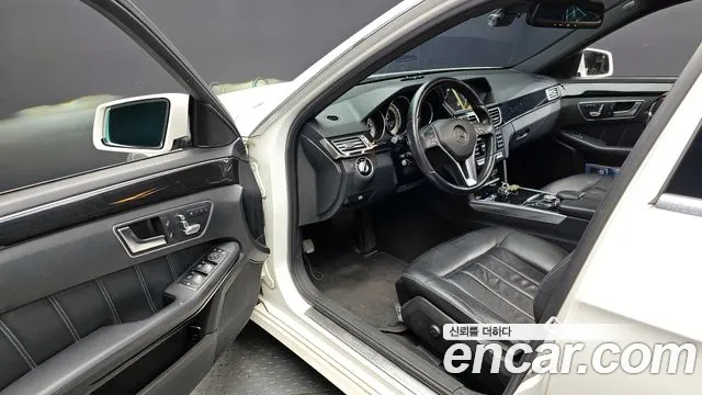 Mercedes-Benz E-Class 2013 thumb 4