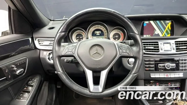 Mercedes-Benz E-Class 2013 thumb 10