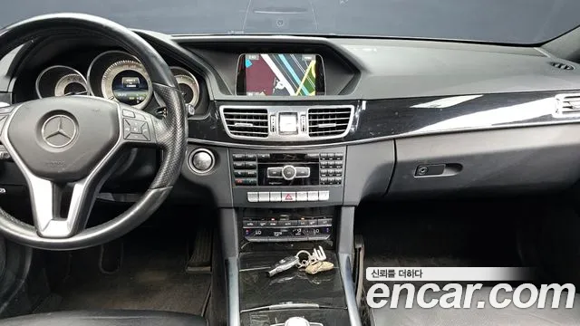 Mercedes-Benz E-Class 2013 thumb 5