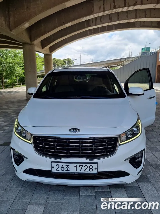 Kia Carnival 2018 thumb 9