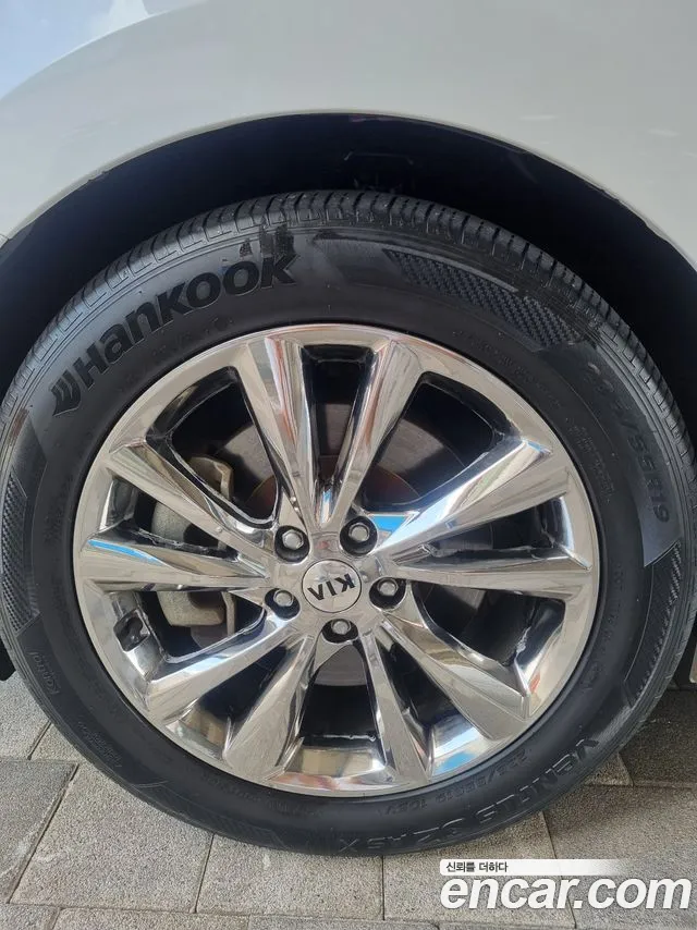 Kia Carnival 2018 thumb 5