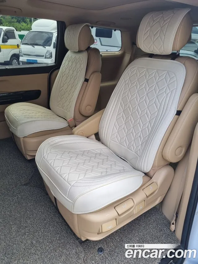 Kia Carnival 2018 thumb 11