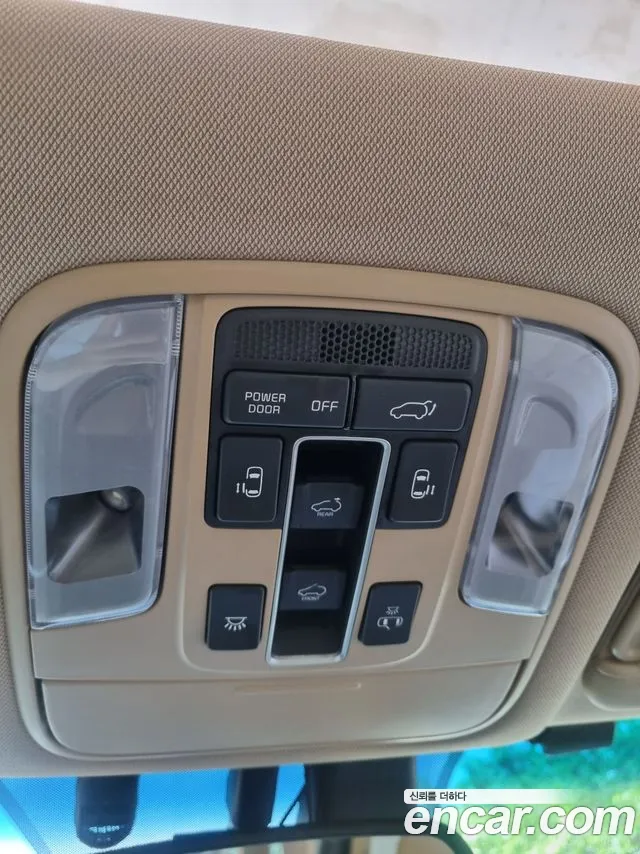Kia Carnival 2018 thumb 12