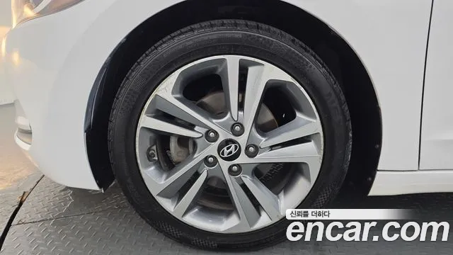 Hyundai Avante 2017 thumb 2
