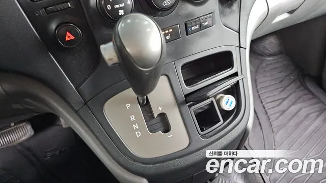 Hyundai Staria 2015 thumb 3