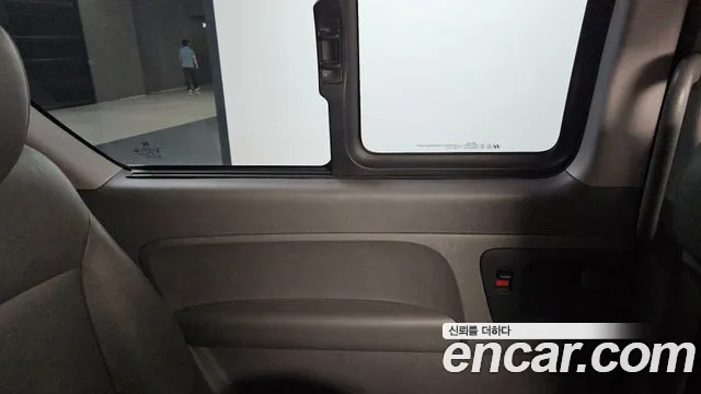 Hyundai Staria 2015 thumb 10