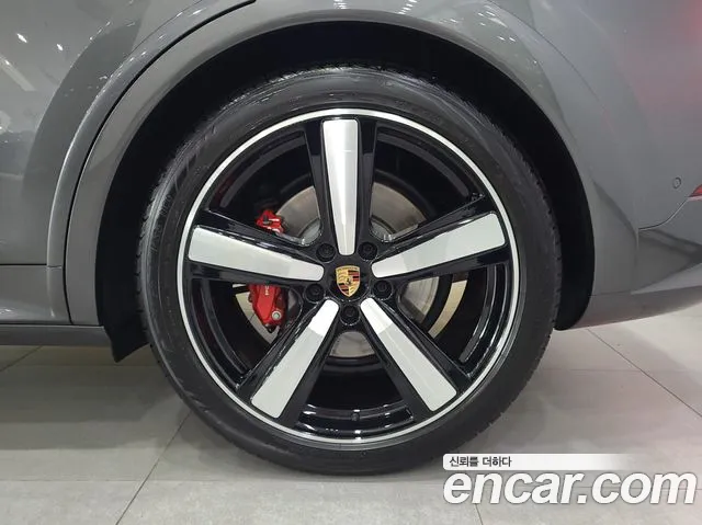 Porsche Cayenne 2025 thumb 5