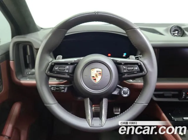 Porsche Cayenne 2025 thumb 9