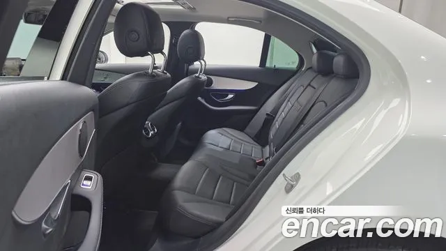 Mercedes-Benz C-Class 2020 thumb 5