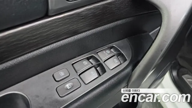 KGM Korando 2018 thumb 4