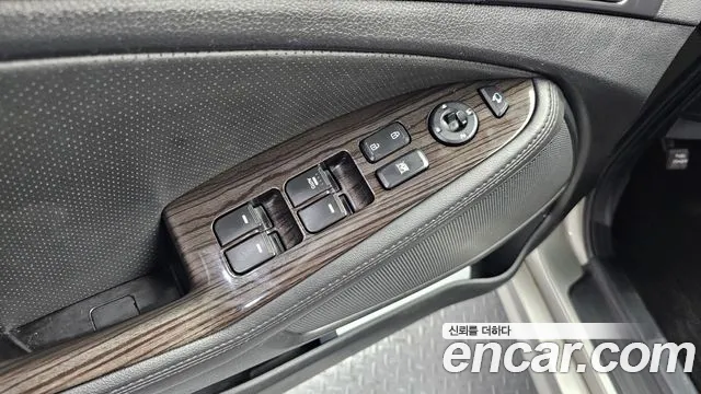 Kia K5 2010 thumb 10