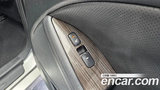 Kia K5 2010 thumb 7