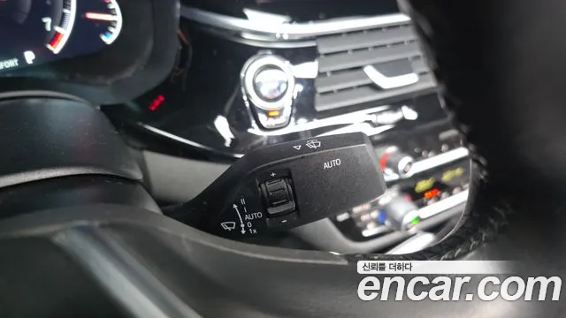 BMW 5 серии 2019 thumb 12