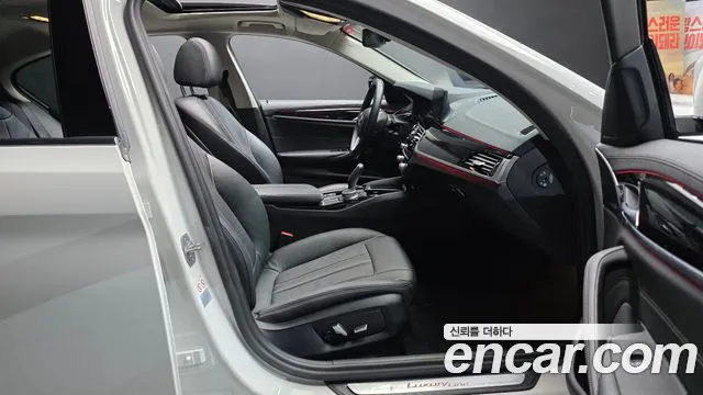 BMW 5 серии 2019 thumb 3