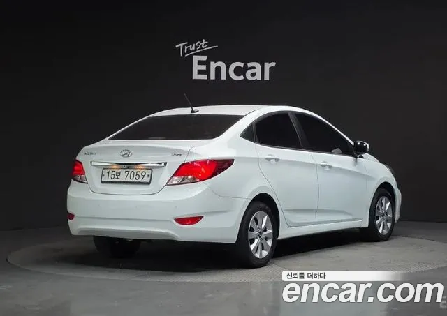 Hyundai Accent 2015 thumb 4