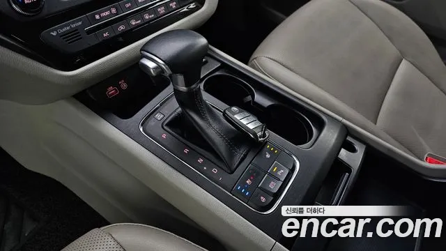 Kia Carnival 2017 thumb 6