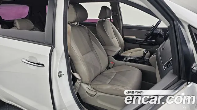 Kia Carnival 2017 thumb 4