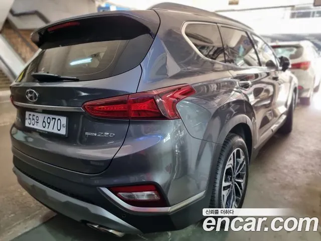 Hyundai Santa Fe 2018 thumb 9