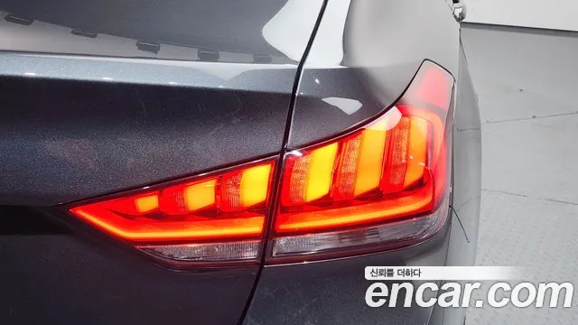 Genesis G80 2018 thumb 10