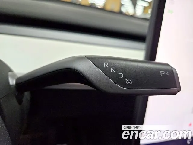 Tesla Model Y 2023 thumb 12