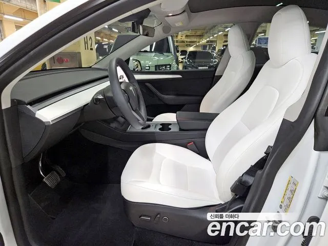 Tesla Model Y 2023 thumb 10