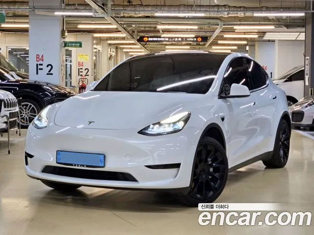 Tesla Model Y 2023 thumb 6