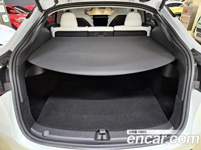 Tesla Model Y 2023 thumb 7