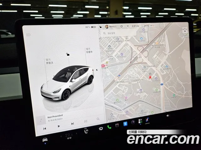 Tesla Model Y 2023 thumb 5