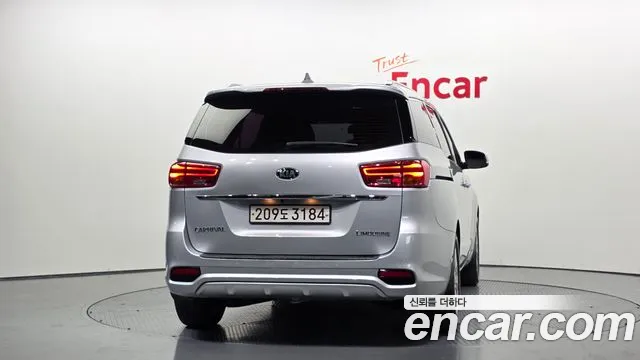 Kia Carnival 2019 thumb 4