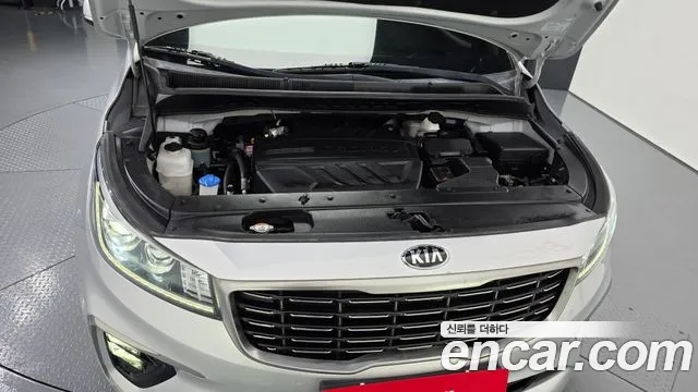 Kia Carnival 2019 thumb 5