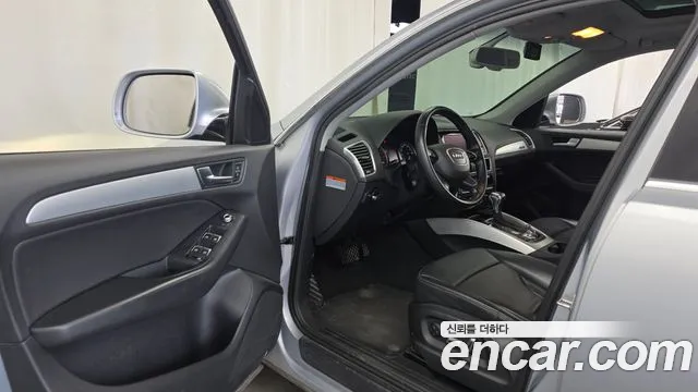 Audi Q5 2015 thumb 10