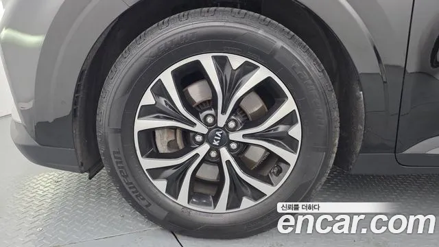 Kia Carnival 2021 thumb 2