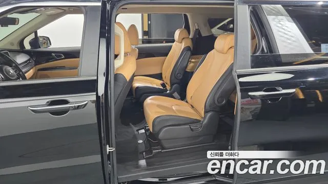 Kia Carnival 2021 thumb 11