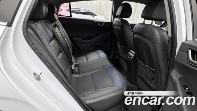 Hyundai Ioniq Hybrid 2016 thumb 11